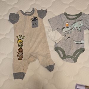 Unbranded Beige & Gray Star Wars-Themed Baby One-Piece